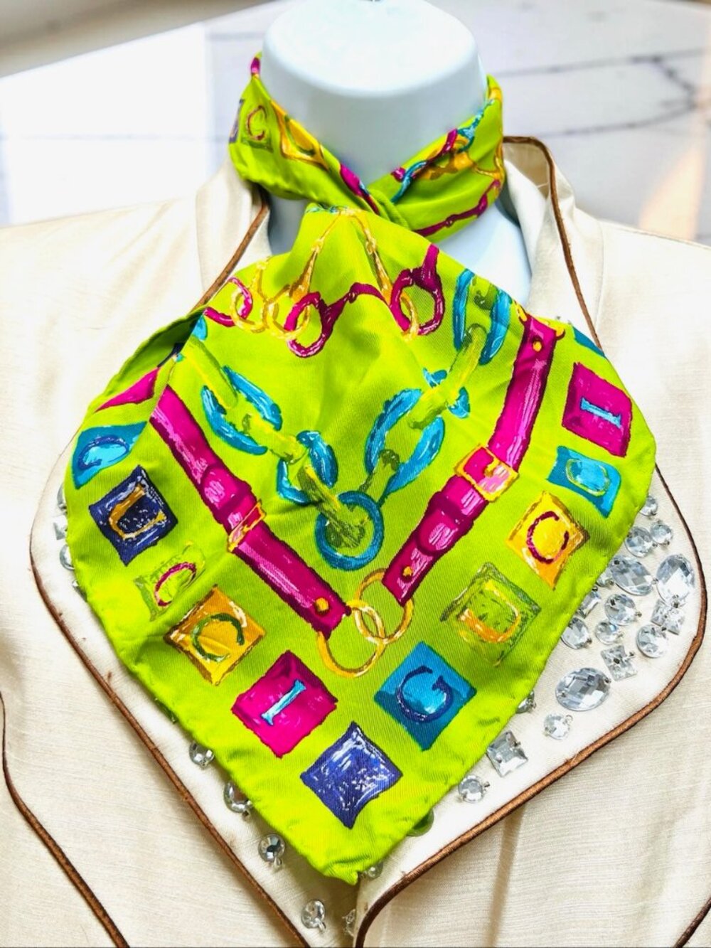 Gucci 100% Mini Scarf-Neckerchief 17"  Green Pink Gold Blue chain &Logo (36